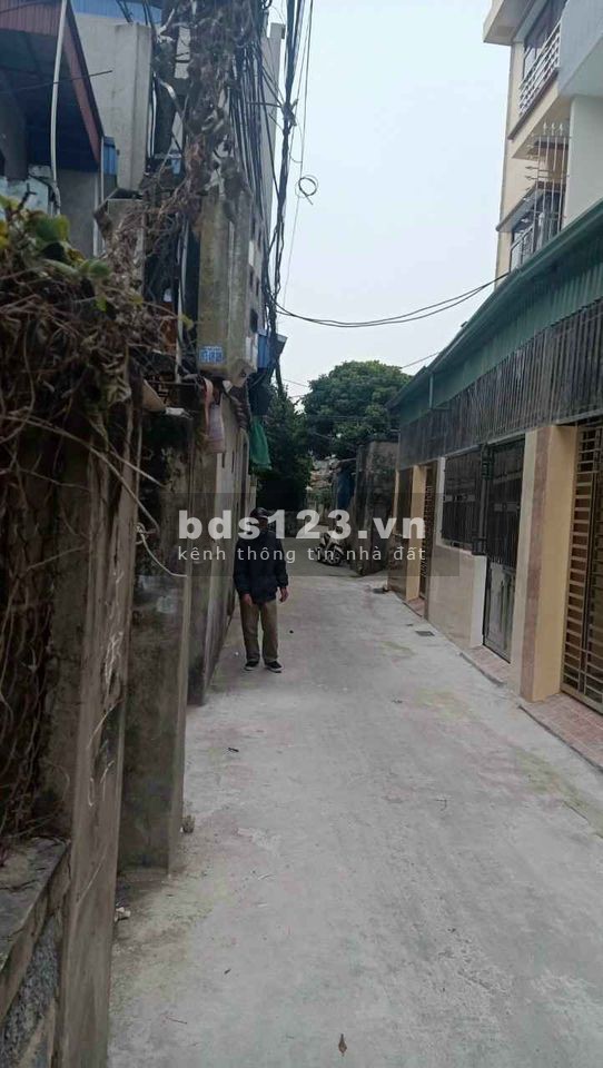 Bán nhà ngõ 56 Bùi Bằng Đoàn giá hợp lý thuận tiện cho công, viên chức