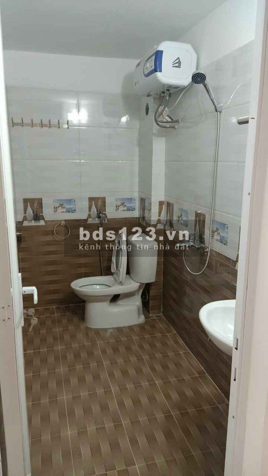 Bán nhà ngõ 56 Bùi Bằng Đoàn giá hợp lý thuận tiện cho công, viên chức