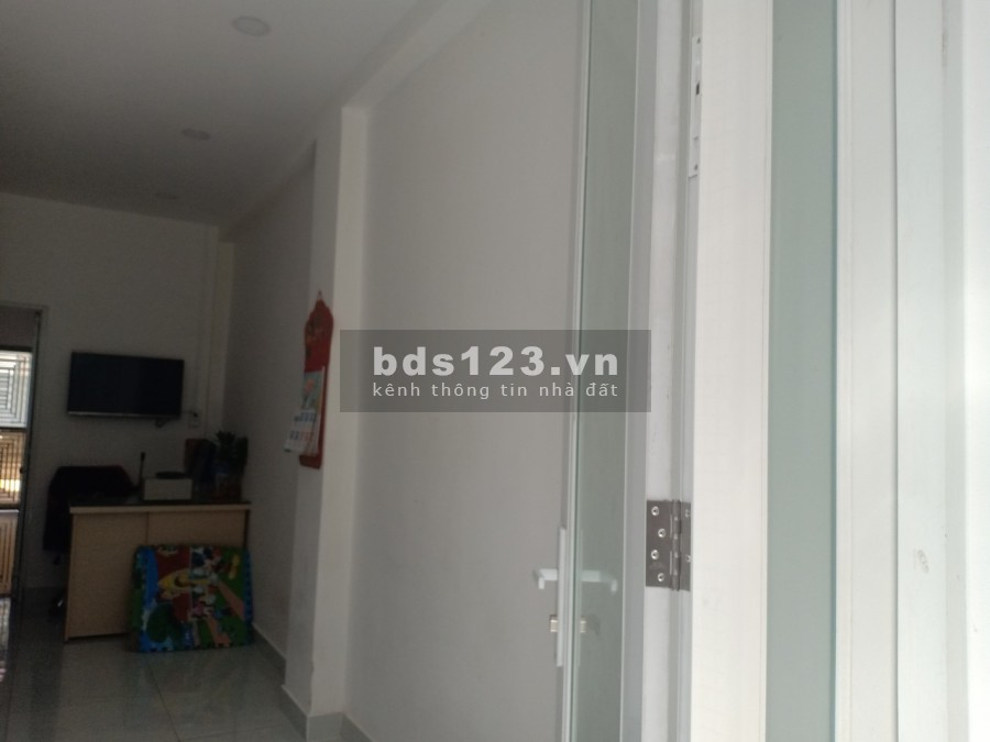 Chỉ còn 1 căn duy nhất hẻm Cách Mạng Tháng 8 Quận 10, giá cực tốt.