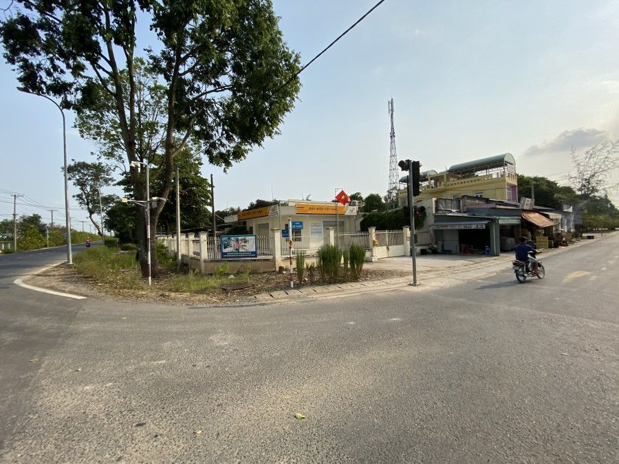 2296m2 mặt tiền đường Bà Thiên ngã 3 Phạm Văn Cội chạy vào 100m, giá hơn 3tr/m2 ngay KCN 0359751788