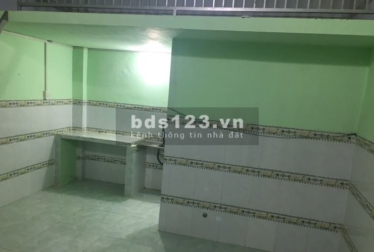 tôi có dãy trọ 10 phòng 120m2 ở Bà Triệu, Hóc Môn, cần BÁN GẤP với giá rẻ chỉ 975tr