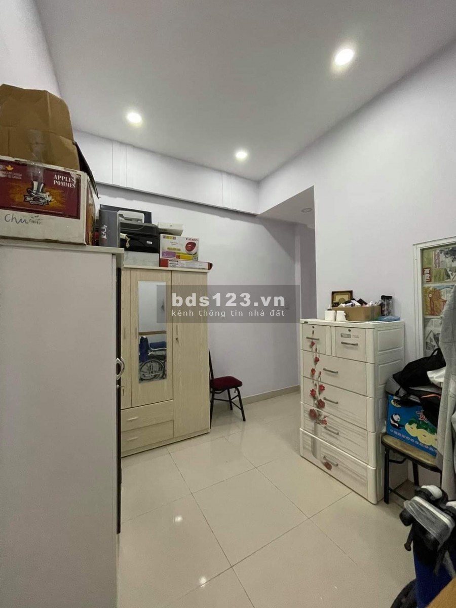 Chủ Cần Tiền Nên Cần Bán Gấp Nhà Trên Đường Trường Sa , 70m2 , Giá 7.3 tỷ.