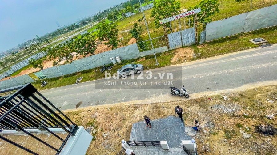 BÁN NHÀ 3 TẦNG. VIEW KHÁCH SẠN 5 SAO. CẠNH ECOGARDEN. LH: 0934_725_699
