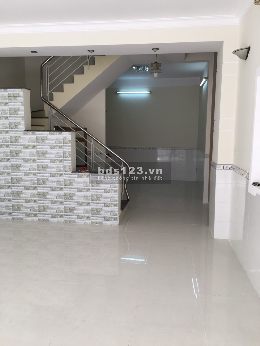 Nhà MT Ba Vì 4 tấm đúc đẹp leng keng, ngang 5m