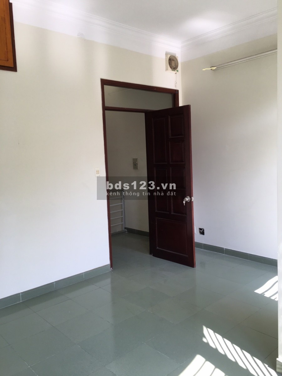 Nhà MT Ba Vì 4 tấm đúc đẹp leng keng, ngang 5m
