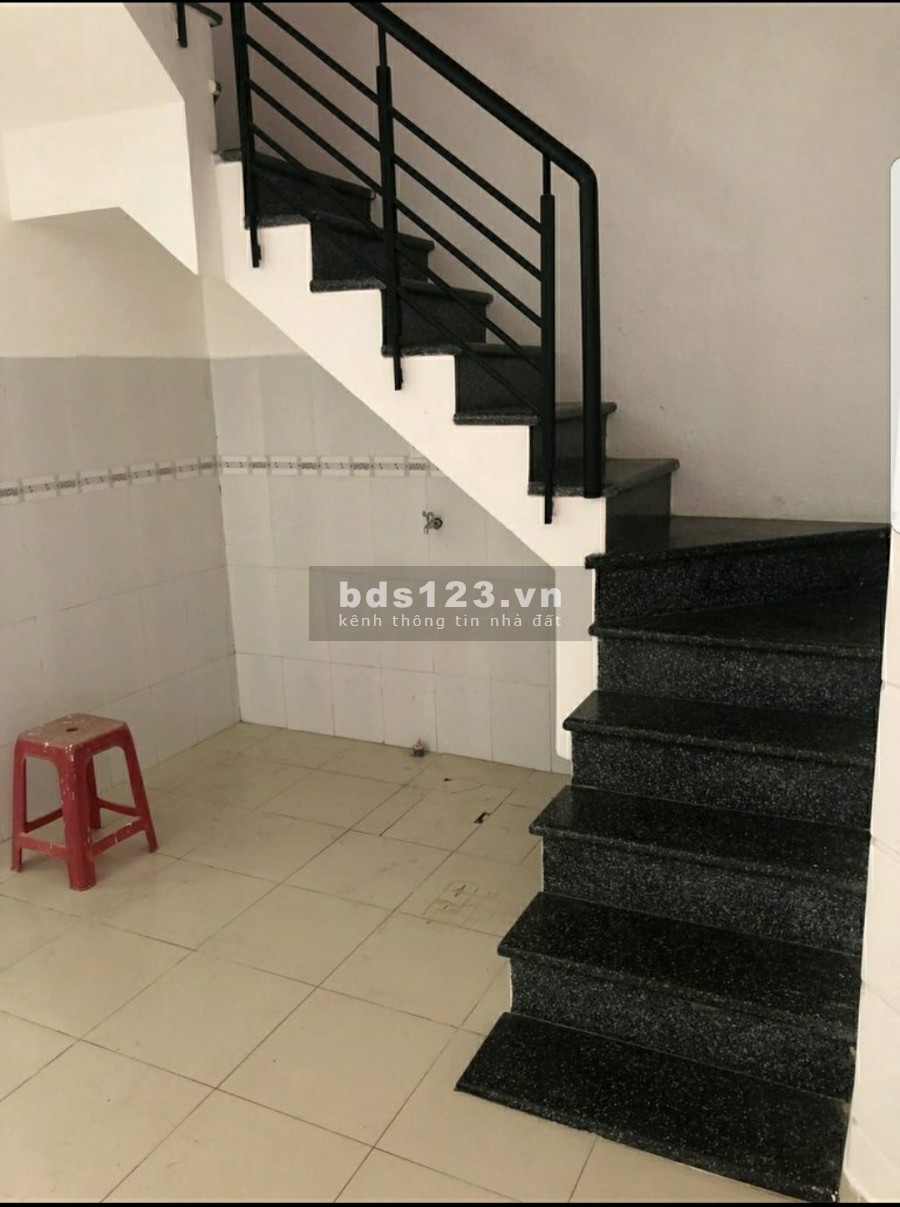 Cho thuê nhà 1 trệt + 1 lầu 7tr 2pn Huỳnh Tấn Phát, cạnh cầu Phú Mỹ