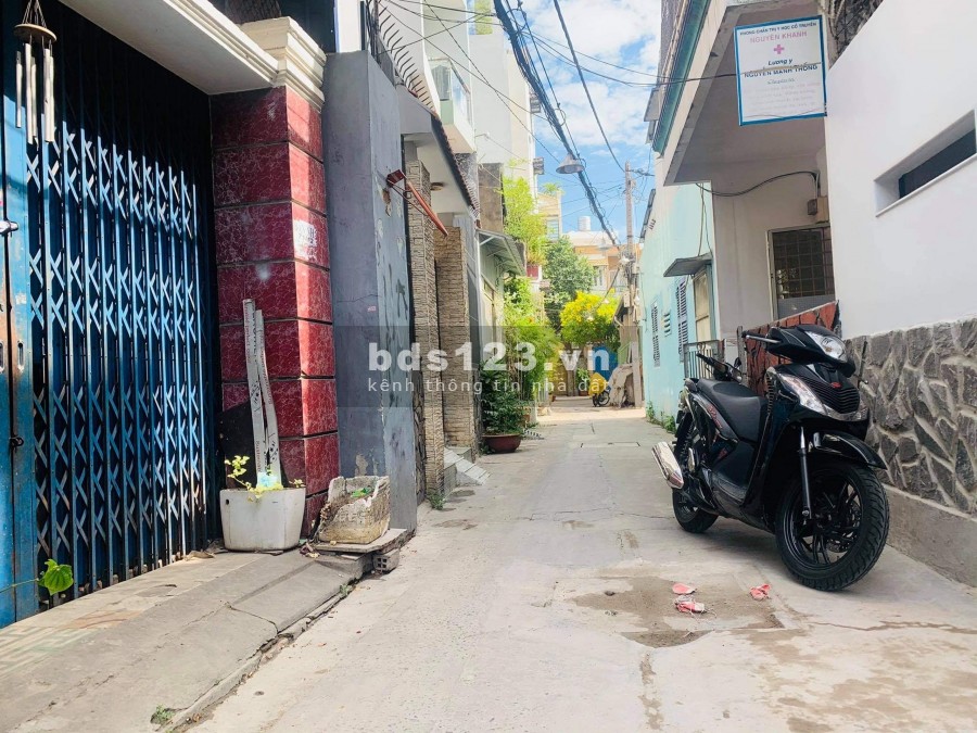 Chủ Cần Tiền Nên Cần Bán Gấp Nhà Trên Đường Trường Sa , 70m2 , Giá 7.3 tỷ.