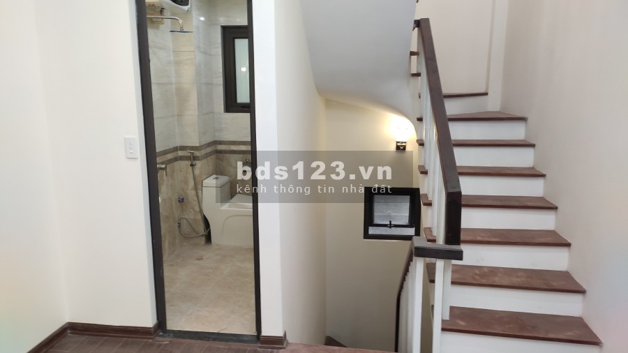 Bán nhà PL mới đẹp ở luôn 5 tầng x 33m2 ngõ 27 Võ Chí Công giá 3,65 tỷ