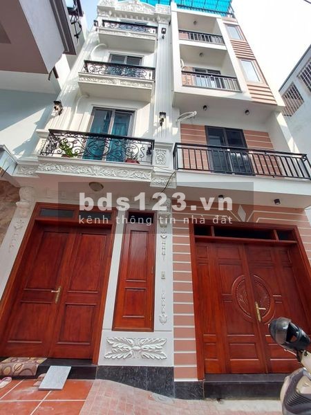 2.05 TỶ CÓ NHÀ ĐẸP TỔ 12 THẠCH BÀN 32M2 X 4T, MT 3M
