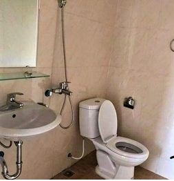 Bán nhanh bán gấp nhà đẹp Nguyễn Khang, 62m2, mặt tiền 6.3m. Giá 6.7 tỷ.