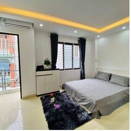 Bán nhanh bán gấp nhà đẹp Nguyễn Khang, 62m2, mặt tiền 6.3m. Giá 6.7 tỷ.