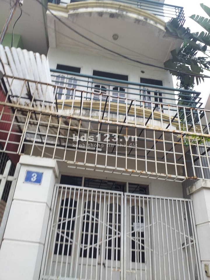Nhà phố Tư Đình, Long Biên 45m, ô tô đỗ trước cửa giá 3,9 tỷ đồng, về ở luôn