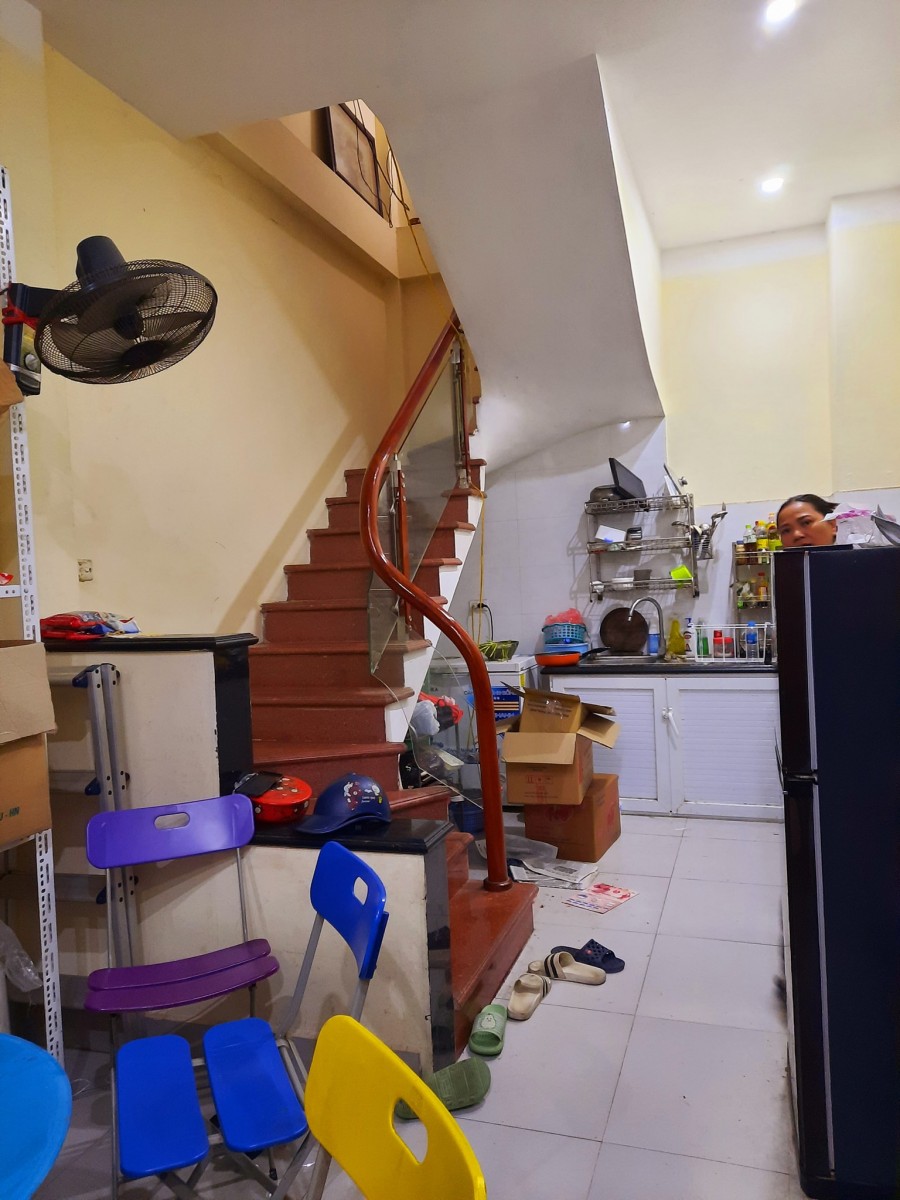 Bán Nhà Nguyễn Khang, Ô Tô Đỗ Cửa, Kinh Doanh 30m2 x 5 Tầng Chỉ 4.35 Tỷ.