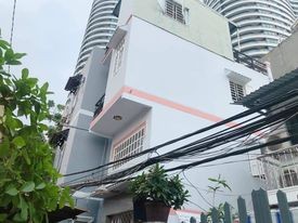 Bán nhà đường Xô Viết Nghệ Tĩnh, quận Bình Thạnh, hẻm xe hơi, 4 lầu, 23m2 , giá chỉ 2 tỷ 3