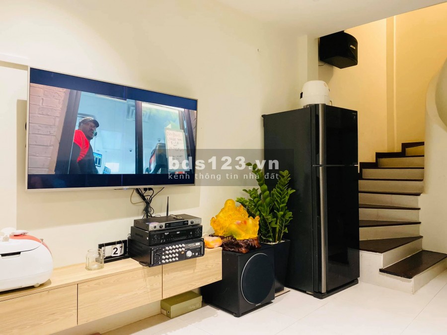 Bán nhà Minh Khai 30m2 x 5 tầng, gần ngõ ô tô, giá nhỉnh 3 tỷ.