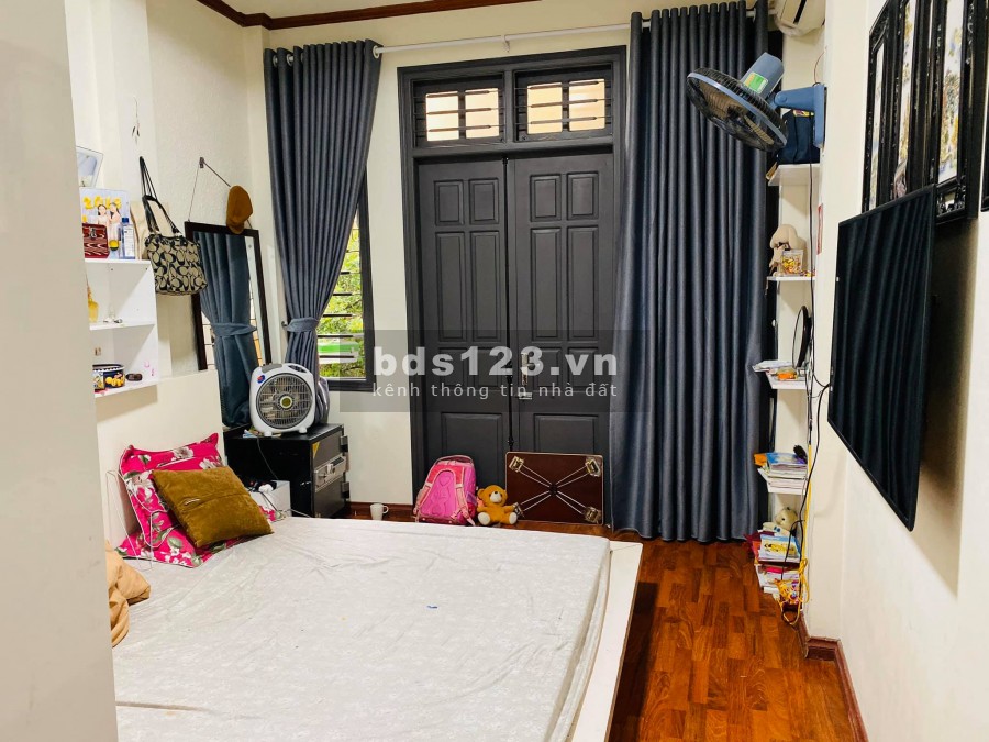 Bán nhà Minh Khai 30m2 x 5 tầng, gần ngõ ô tô, giá nhỉnh 3 tỷ.