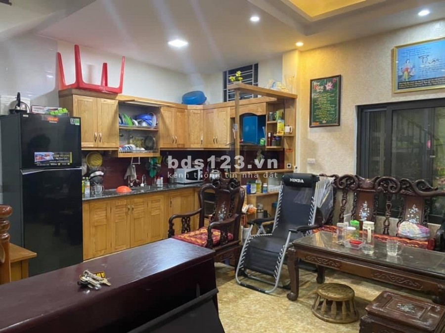 Bán nhà phố kinh doanh ÁI MỘ. 5 tầng , Ô tô tận cửa.