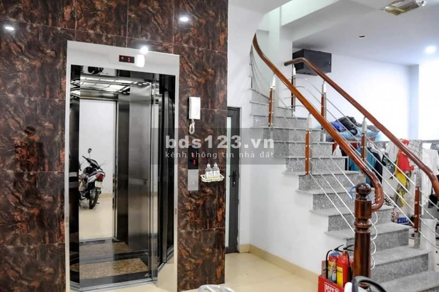 Dòng tiền 130tr/th, Lê Thanh Nghị, HBT, 105m, 7 tầng thang máy, 28P
