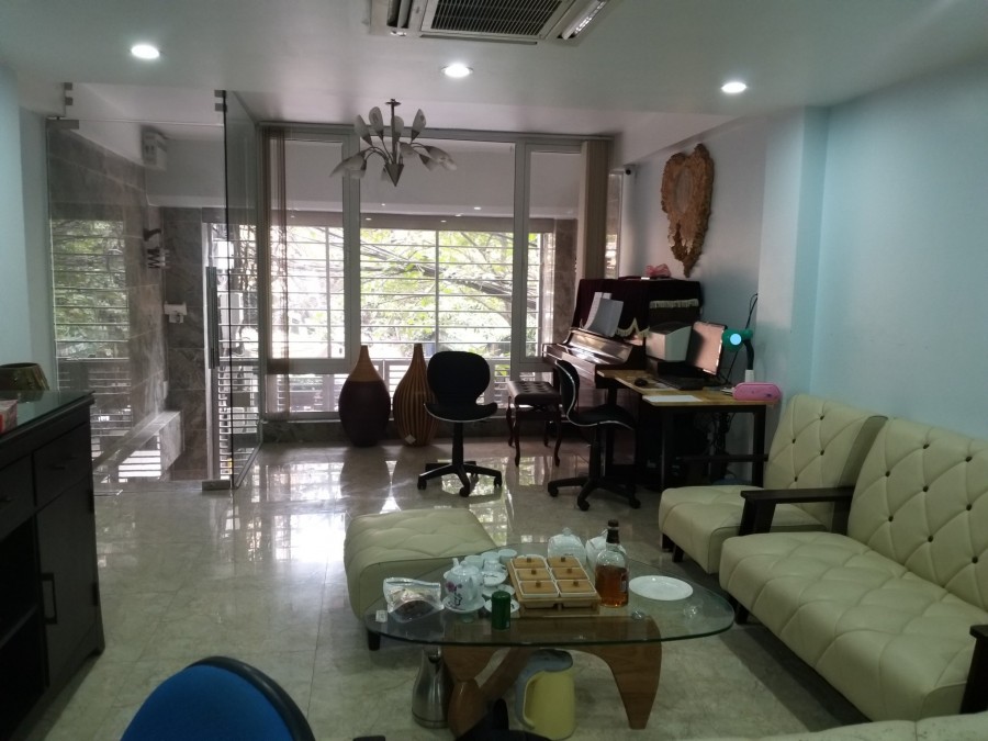 TôiBán gấp siêu phẩm vừa ở vừa KD 8 tầng thang máy 52m2 giá 13tỷ