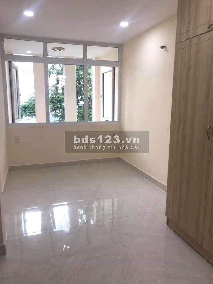 Bán gấp nhà Ngã Tư Hàng Xanh, quận Bình Thạnh, 50m2 chỉ 4 tỷ 7.