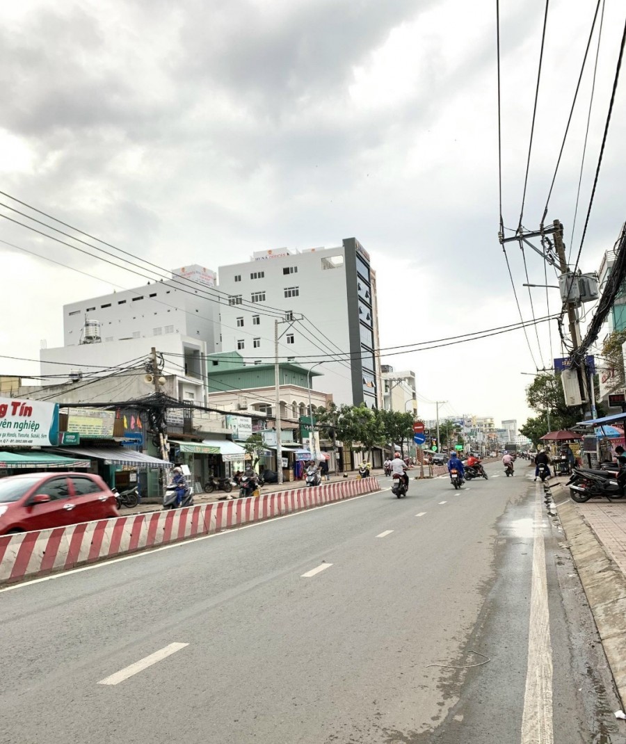 6 căn rổ hàng mặt tiền Huỳnh Tán Phát, Quận 7