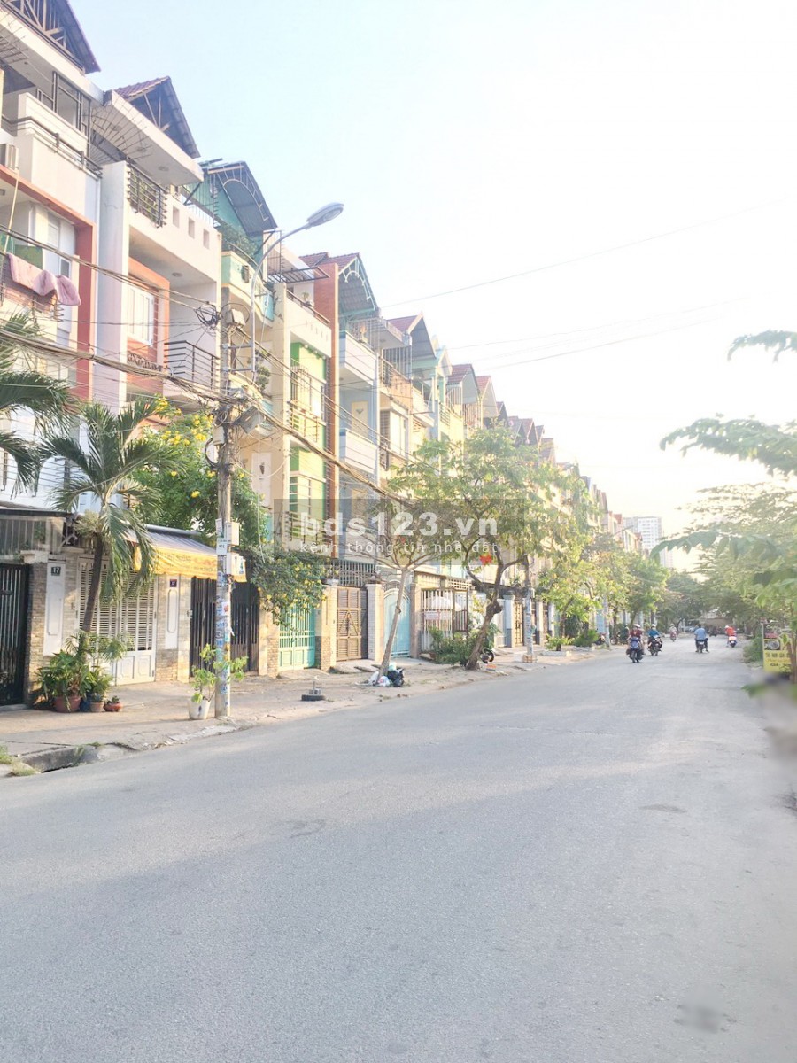 Bán nhà mặt tiền 2 lầu vị trí đẹp đường Cao Lỗ Phường 4 Quận 8