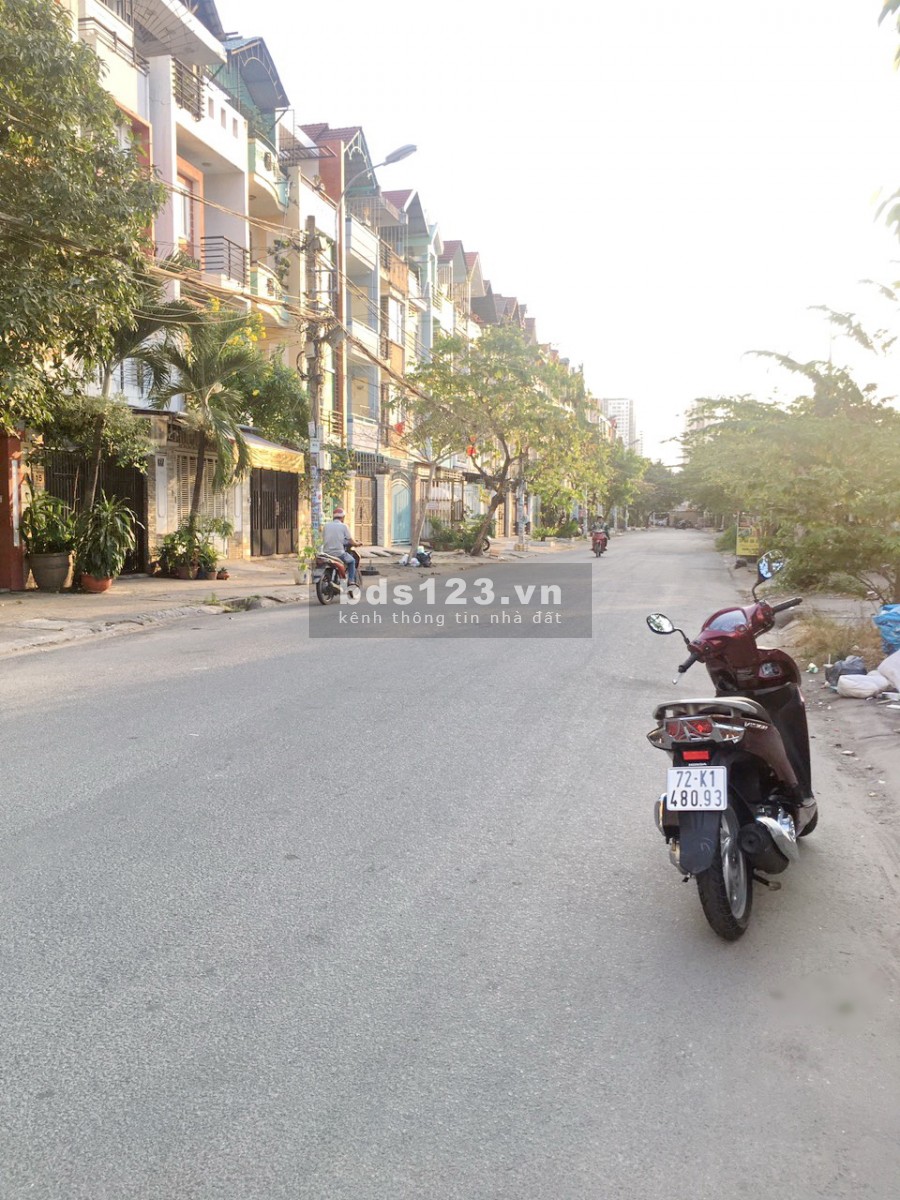 Bán nhà mặt tiền 2 lầu vị trí đẹp đường Cao Lỗ Phường 4 Quận 8