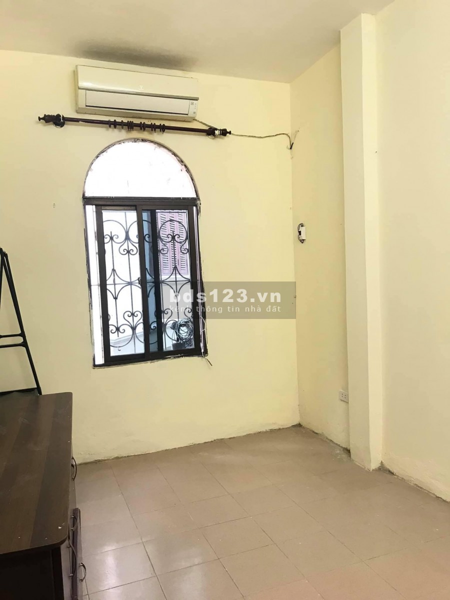Bán gấp sổ đỏ Núi Trúc, Ba Đình, 4 tầng, 25m2, ô tô gần nhà, nhỉnh 2 tỷ.