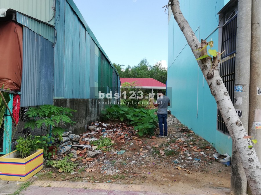 Chốt cọc nhanh nhận vị trí đất đẹp thổ cư 100% KDT BÌNH MINH VĨNH LONG