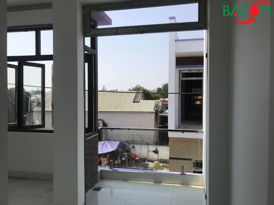 Bán nhà mới xây ở phường Hố Nai, gần giáo xứ Xuân Trà, cách đường Nguyễn Ái Quốc chỉ khoảng 300m. giá 2ty550