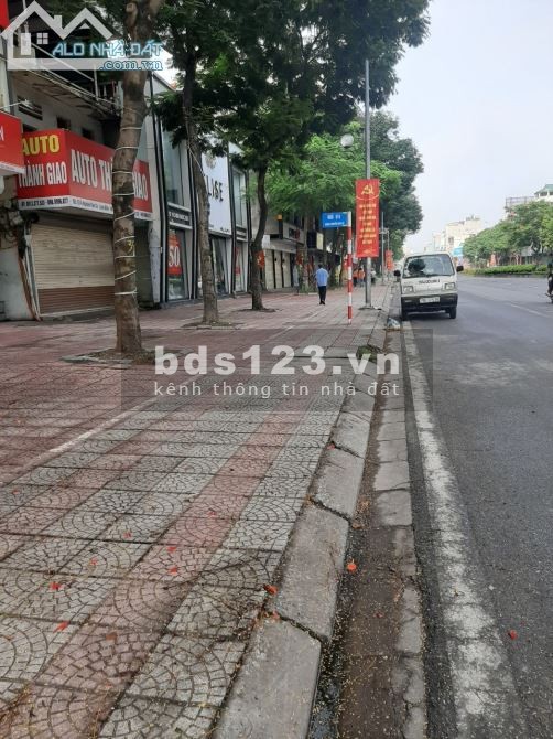 Cần bán nhà phố NGỌC LÂM, LONG BIÊN 63m2, 3,5 tầng, 14,5 tỷ.