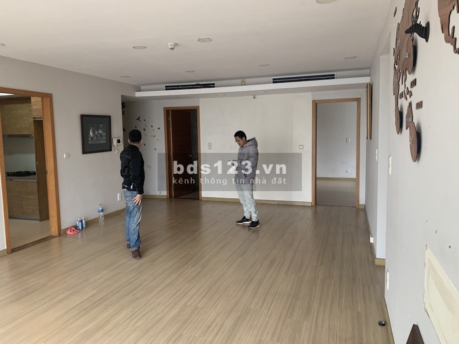 Cho thuê chung cư Sky City Láng Hạ 3 ngủ cơ bản 16 triệu. Lh 0377983070