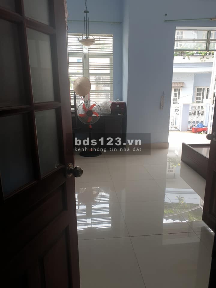 Bán nhà Đường Trần Bình Trọng DT: 68m2, LH : 0932155399.