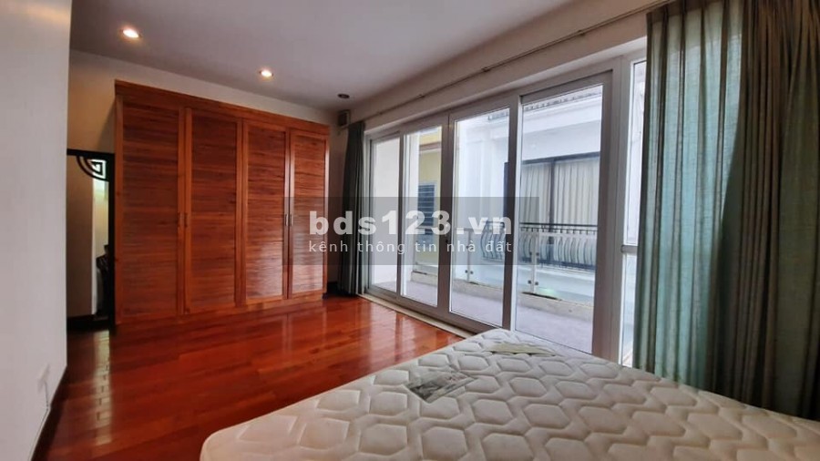 NHÀ ĐẸP BỒ ĐỀ, CÁCH HỒ VÀI BƯỚC CHÂN, 54m, 5 tầng, MT 6m, nội thất tây Âu, 5.56 tỷ