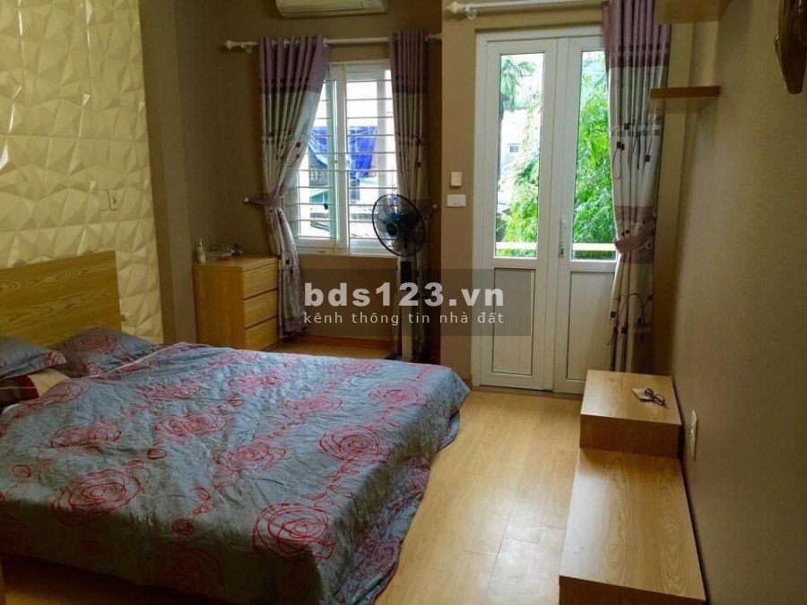 ÔTÔ ĐỖ CỬA, KD NHỎ, NHÀ CỰC ĐẸP, Ngọc Thụy 31m 5tầng, 3tỷ.