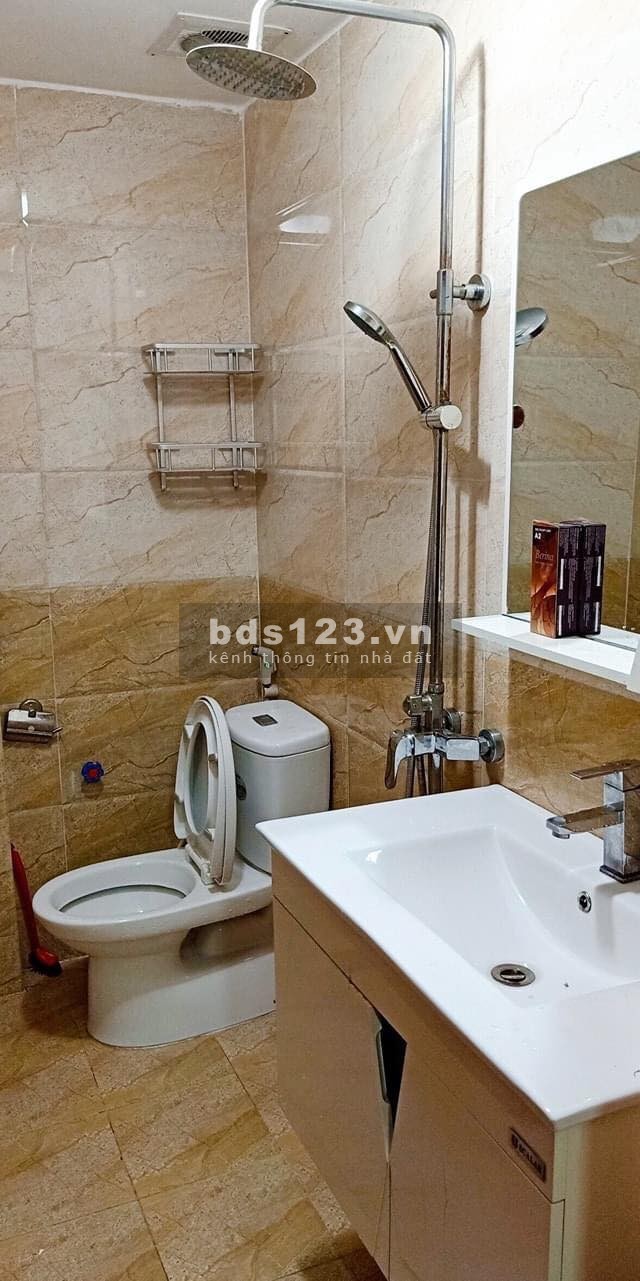 ÔTÔ ĐỖ CỬA, KD NHỎ, NHÀ CỰC ĐẸP, Ngọc Thụy 31m 5tầng, 3tỷ.