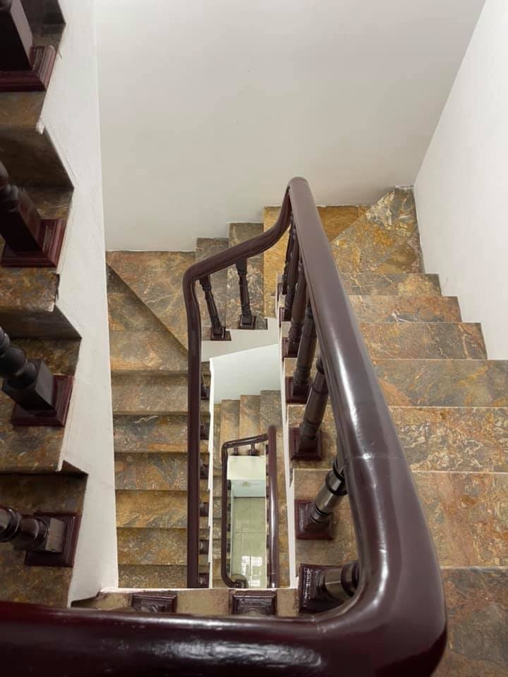Bán nhà phân lô Lữ Đoàn Phòng Không oto đậu cửa Ngõ 176 Lê Trọng Tấn 42M2, 4 Tầng, giá 120tr/m2. LH 0913458362