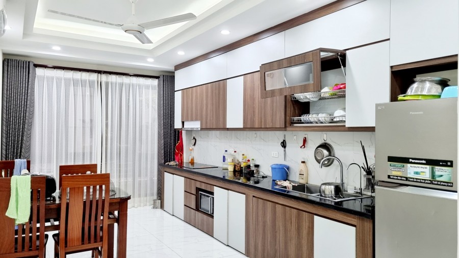Nhà Đẹp 36m2 x 6 Tầng, Kinh Doanh, Ô Tô Khách Đỗ Cửa Phố Nguyễn Đổng Chi Chỉ Nhỉnh 5 Tỷ