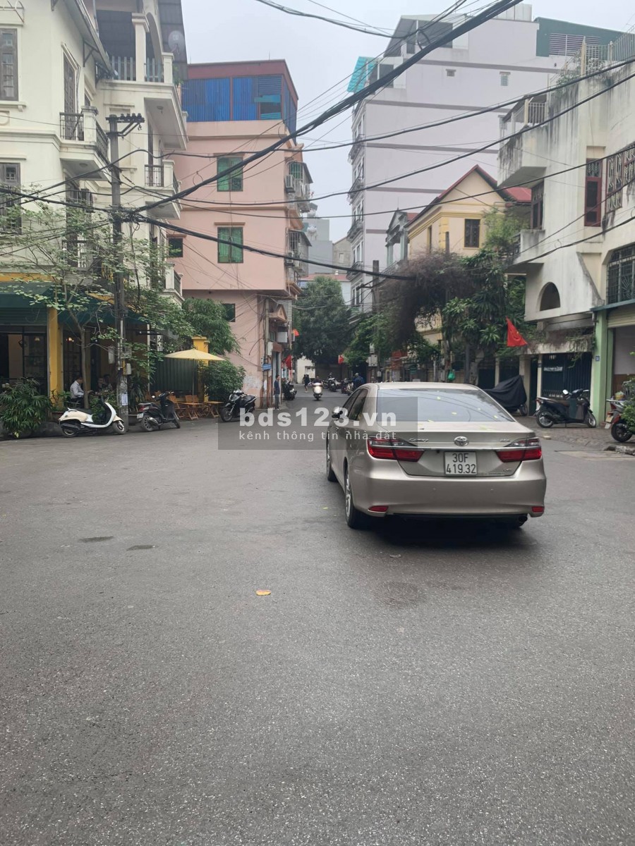 Mặt ngõ Thịnh hào 1 Kinh doanh đỉnh , ô tô đỗ ngày đêm ,cực vip quy hoạch ổn đỉnh.7.4 tỷ