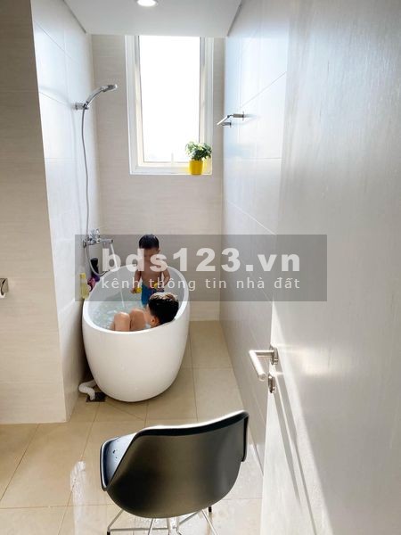 Vip Hoàng Quốc Việt dt 58m2 x 5 Tầng Thang Máy Gara ô tô Kinh Doanh