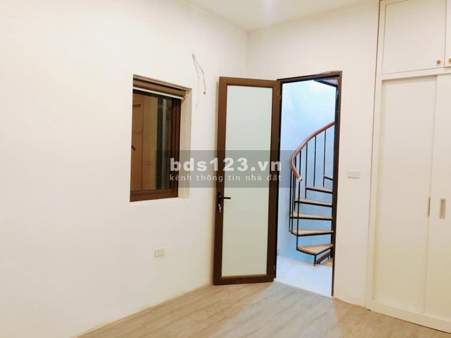 Bán nhà Nguyễn Trãi 24m2 lô góc nhỏ xinh nhà đẹp sổ vuông