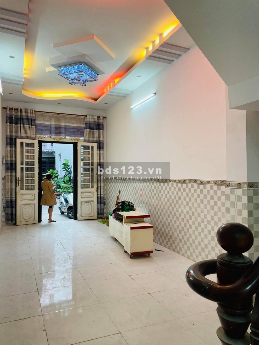 CẦN BÁN NHÀ MỚI, 83M2, GẦN NGÃ TƯ HÀNG XANH, P.17 Q.BÌNH THẠNH, GIÁ 9.2 TỶ lh 0703625161