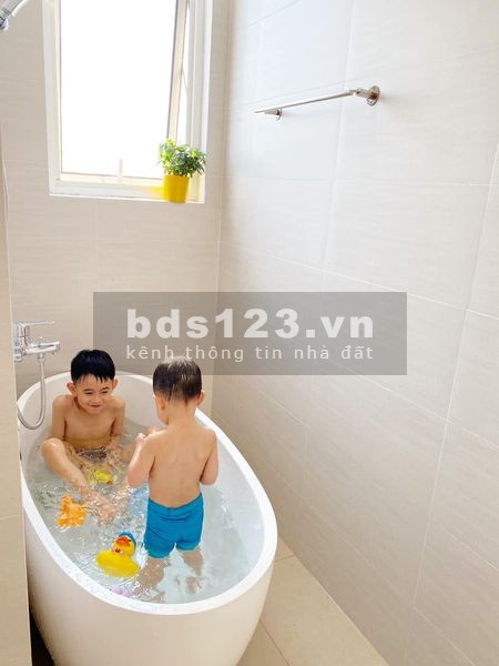 Vip Hoàng Quốc Việt dt 58m2 x 5 Tầng Thang Máy Gara ô tô Kinh Doanh