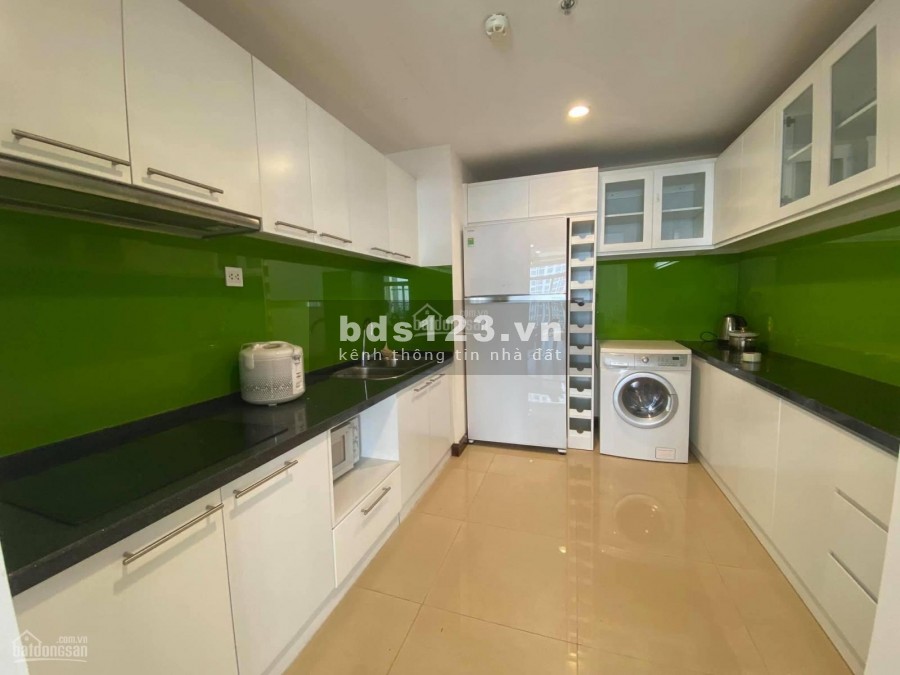 Bán căn đập thông 250m2 tòa R5 chung cư Royal City, giá 13.5 tỷ LH 0343951063