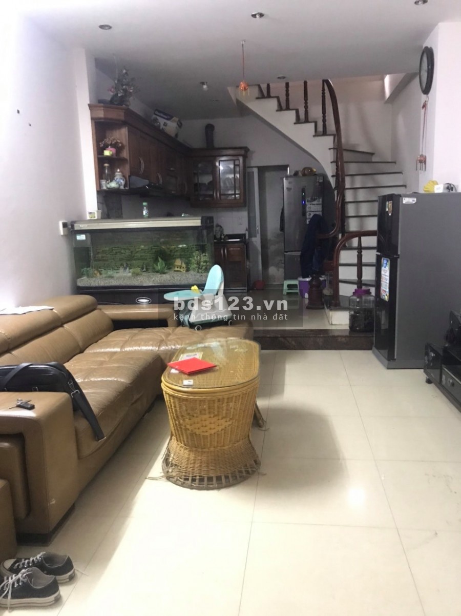 Bán nhà Xuân Đỉnh ô tô đỗ cổng, 35m2, cách phố 50m chỉ 3.5 tỷ.