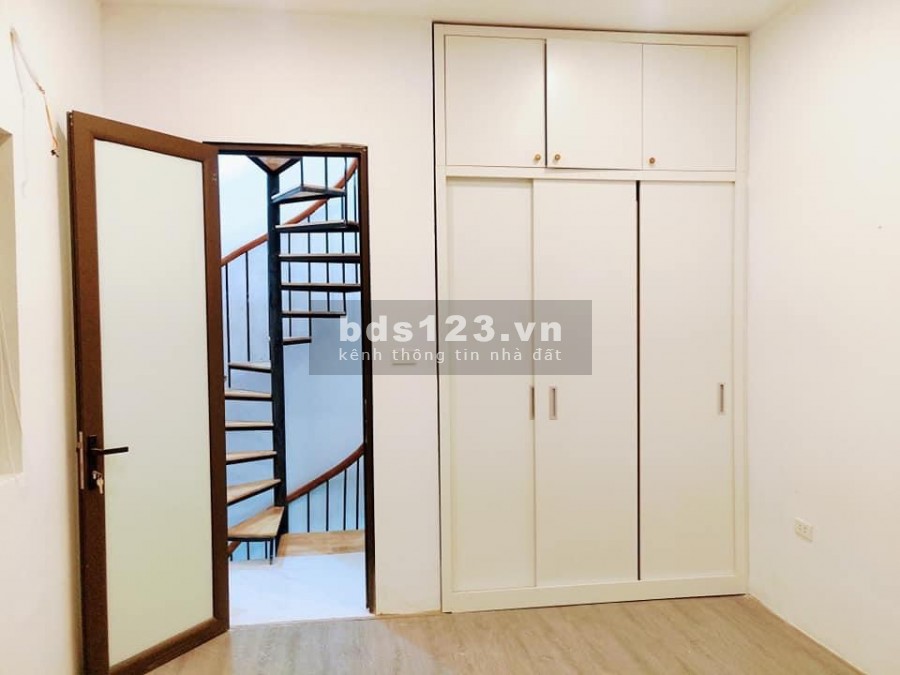 Bán nhà Nguyễn Trãi 24m2 lô góc nhỏ xinh nhà đẹp sổ vuông