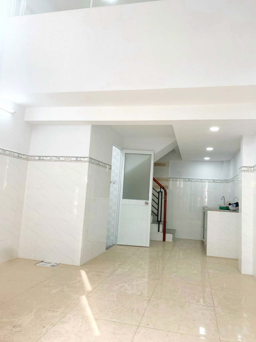 Bán nhà nhỏ lửng, lầu gần chợ Nguyễn Thị Tần P2 Q8