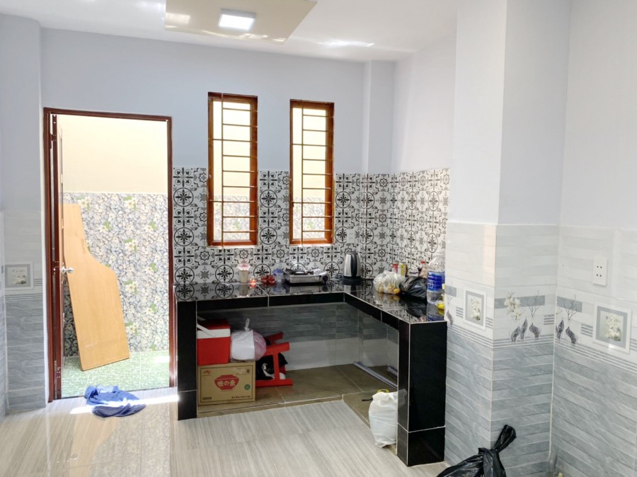 Nhà mới, hẻm 128 đối diện chợ Nguyễn Chế Nghĩa P12 Q8