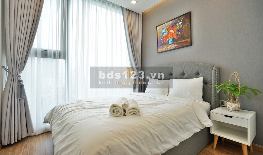 Chính Chủ Cho Thuê CCCC Vinhomes Metropolis 29 Liễu Giai 2 PN Diện Tích 82m2 Full Đồ Nhập Khẩu View Cực Đẹp LH 0915436246