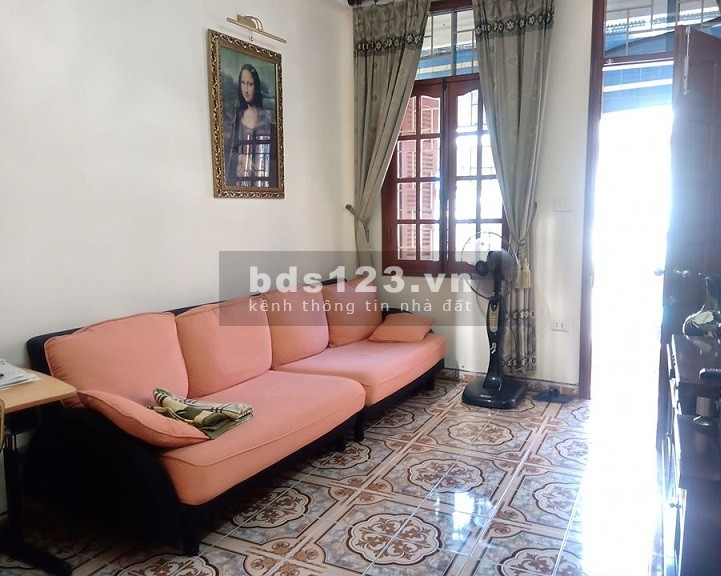 Bán gấp nhà đẹp quận Thanh Xuân, 35m2, ô tô đỗ, giá chỉ nhỉnh 2 tỷ